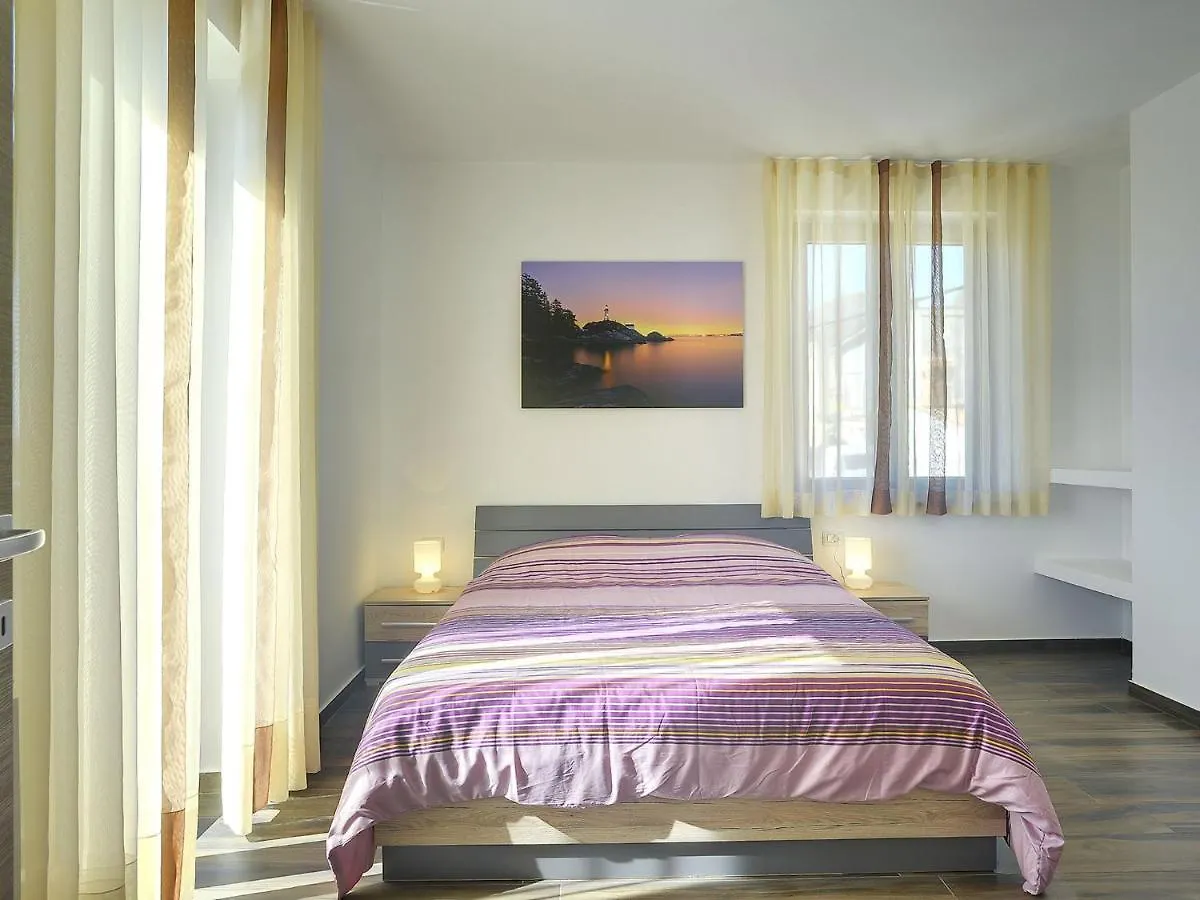 Comfortable House With Private Pool Liznjan 0*,  Croatia