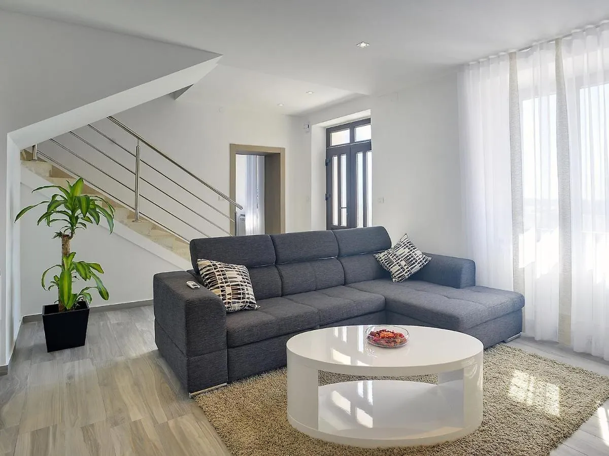 Holiday home Comfortable House With Private Pool Liznjan
