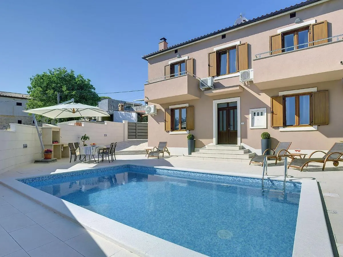 Holiday home Comfortable House With Private Pool Liznjan Croatia